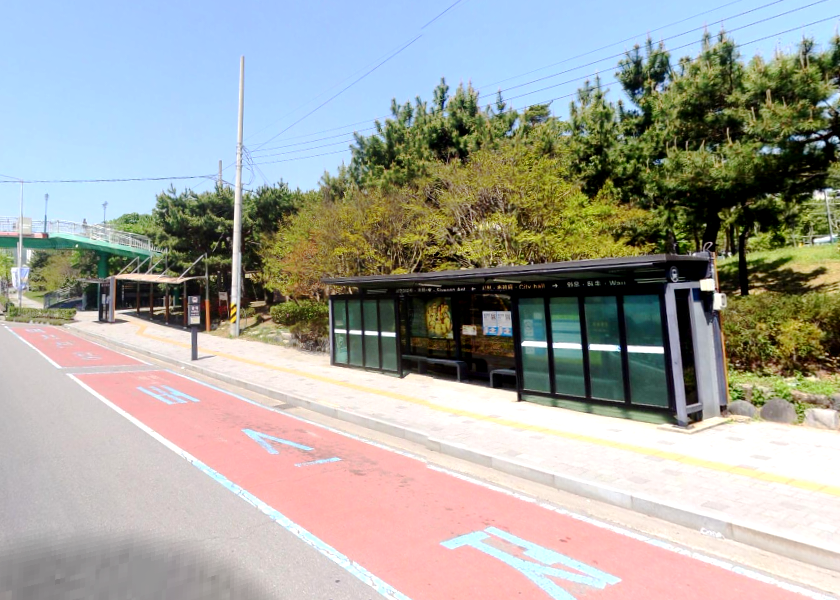 남측 ‘광양시청 앞’ 버스 정류장