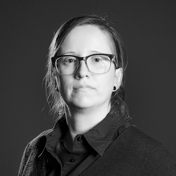 카린 베지나감독